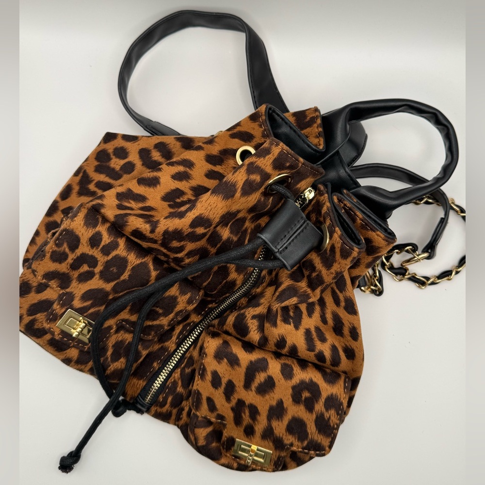 Leopard Print Drawstring Backpack - Picture 10 of 11